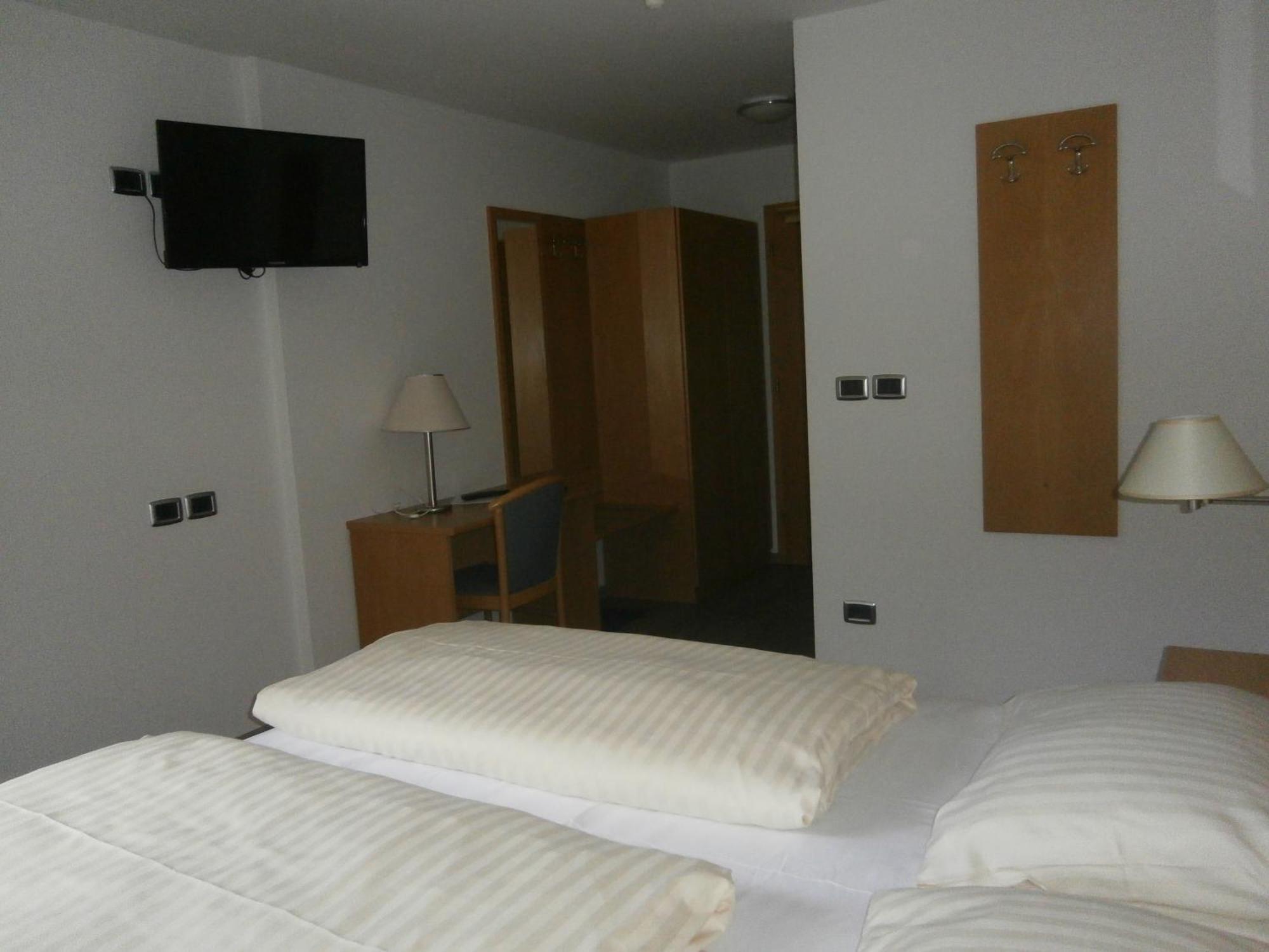 Basic Double Room