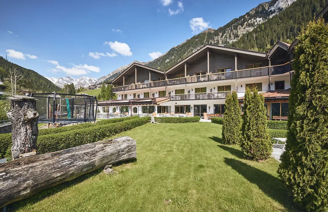 Wellness-Sporthotel Ratschings-1
